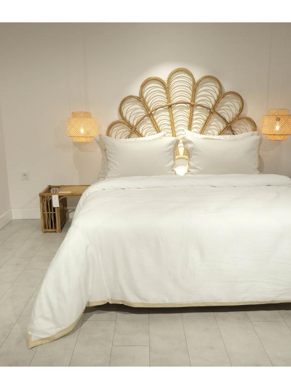 Glow Tencel Saten Çift Kişilik Optik Beyaz Gold Biye Nevresim Takımı 4 Adet Yastık + 240x260 Çarşaf + 200x220 Nevresim