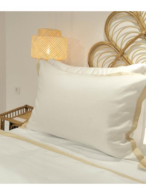 Glow Tencel Saten Çift Kişilik Optik Beyaz Gold Biye Nevresim Takımı 4 Adet Yastık + 240x260 Çarşaf + 200x220 Nevresim